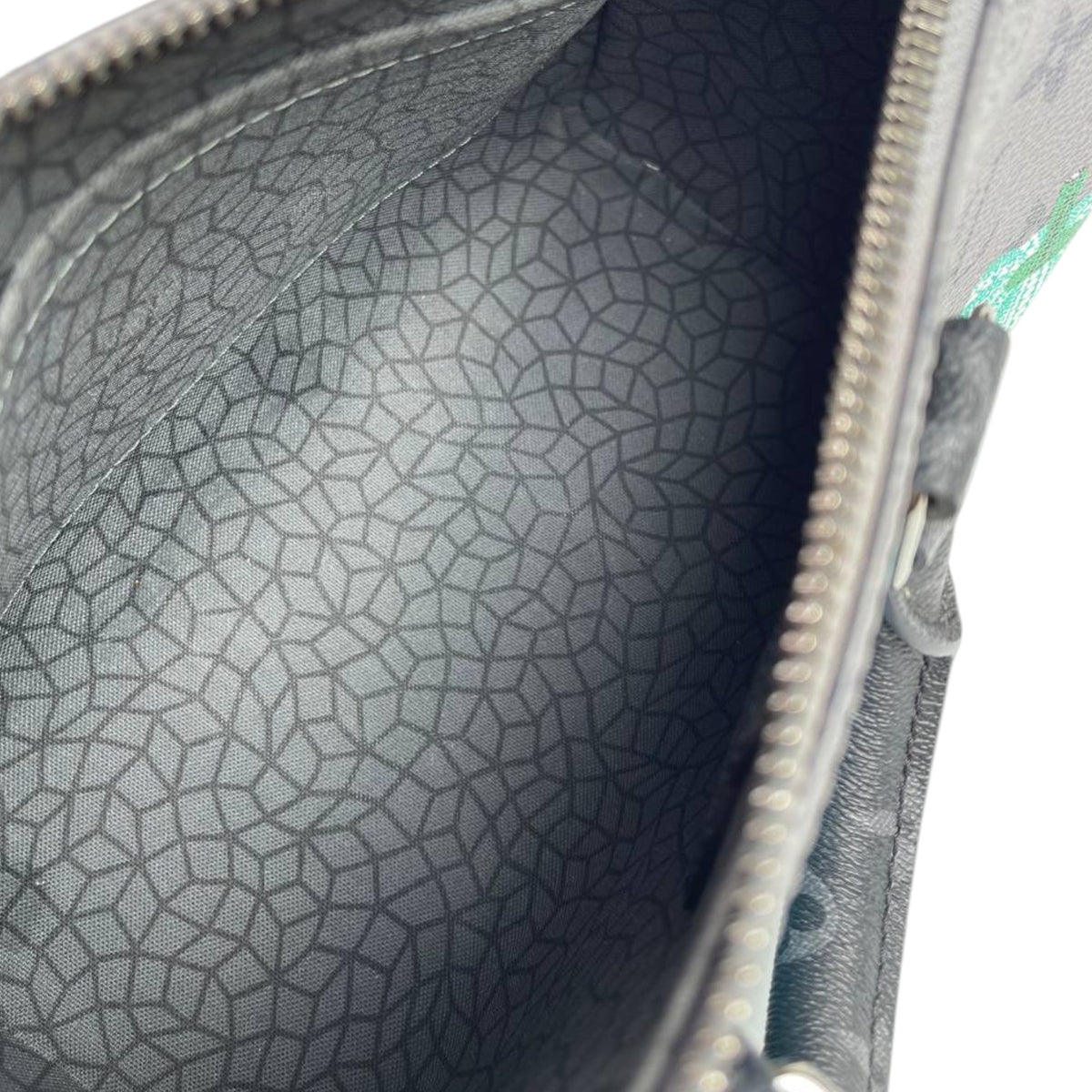 Louis Vuitton x Yayoi Kusama Keepall 25