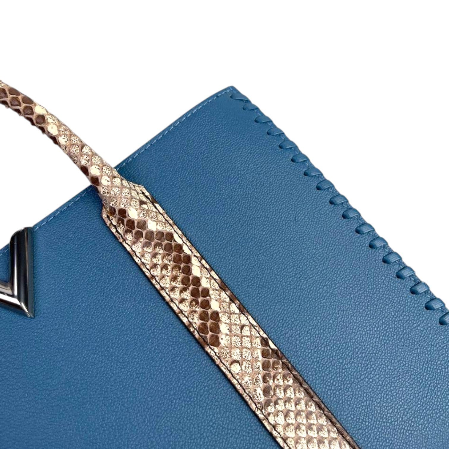 Louis Vuitton Tote Bag LV Very Tote Bag in Bleu Glacier