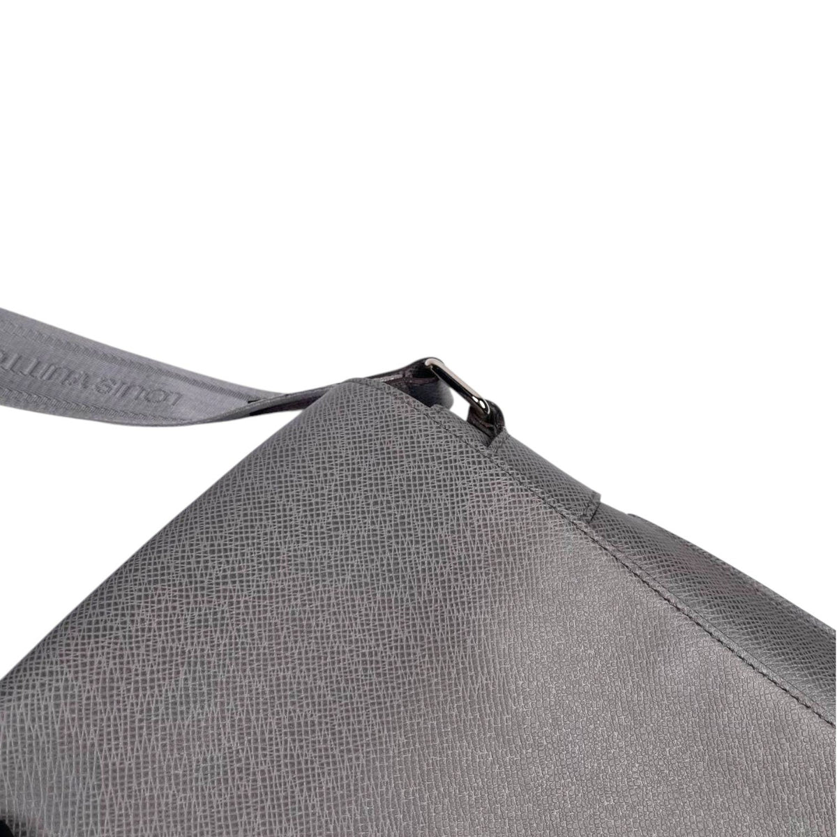 Louis Vuitton Roman PM Messenger
