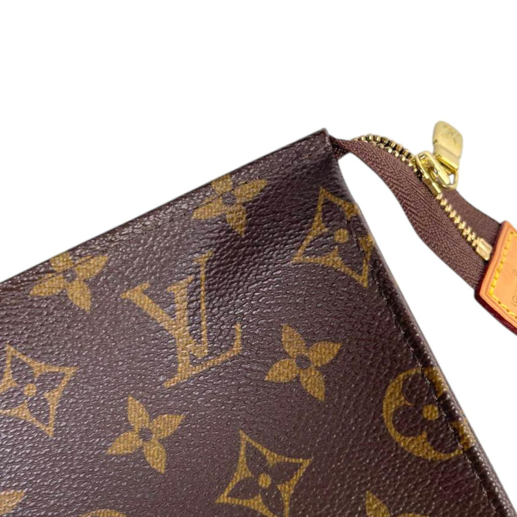 LV Voyage Pochette