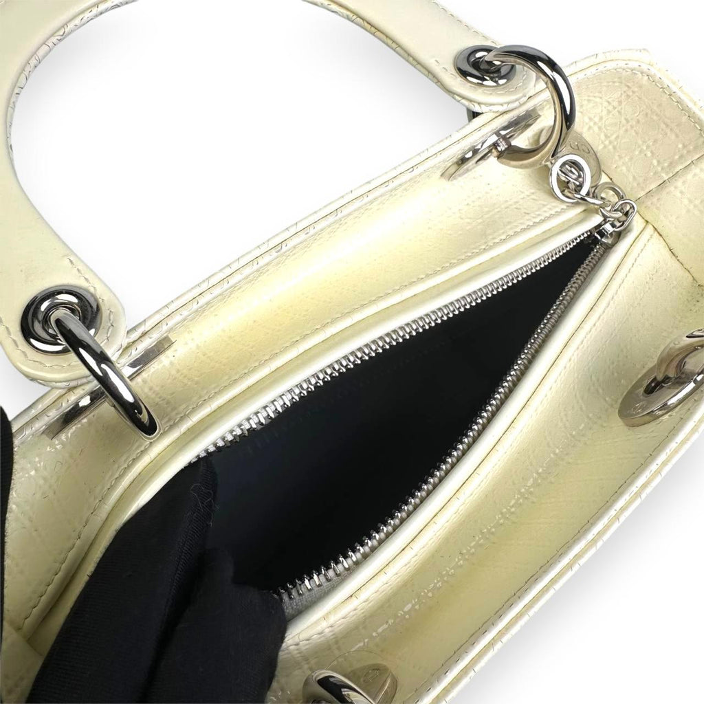 Lady Dior White (24.5cm) P5428