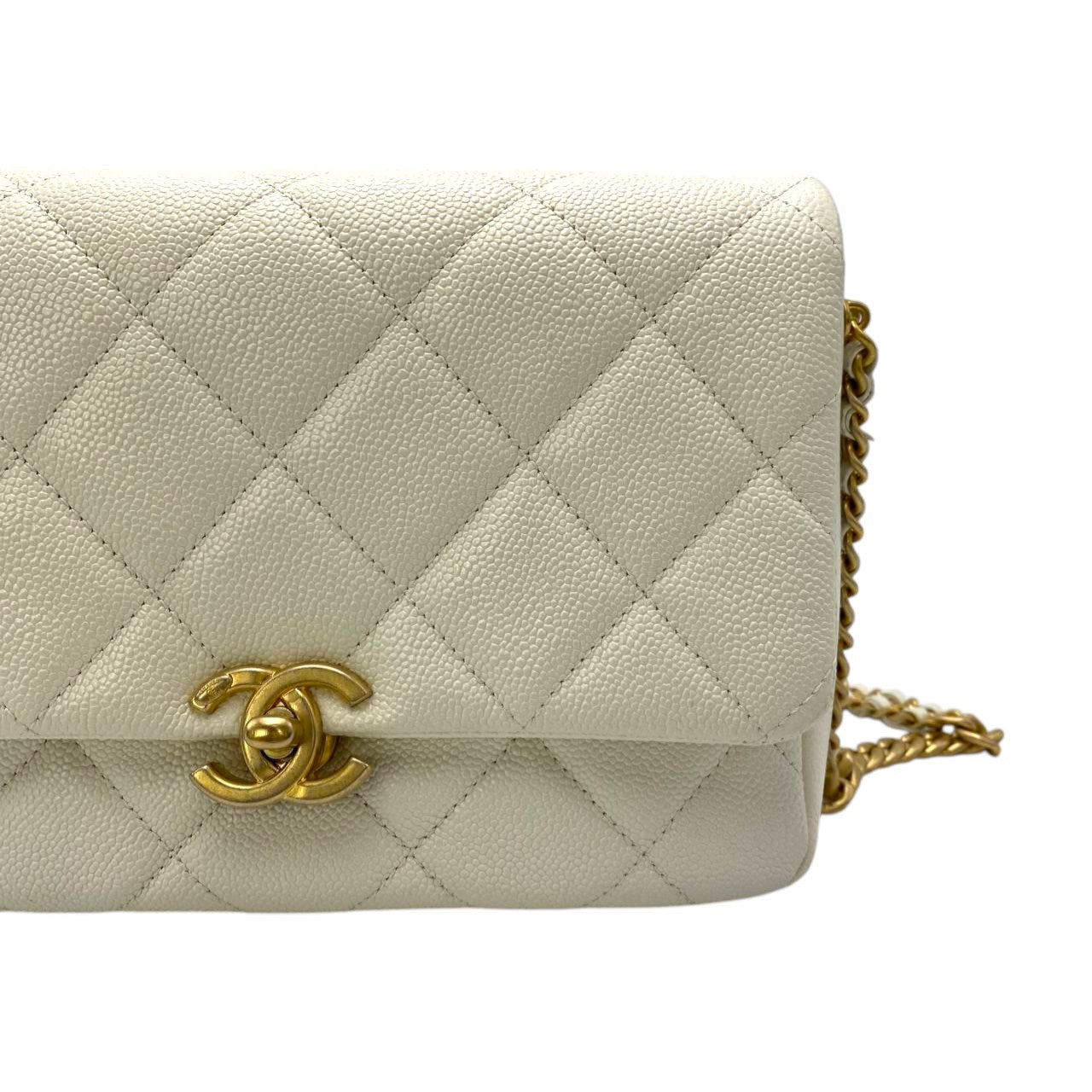 Chanel 22P Flap White