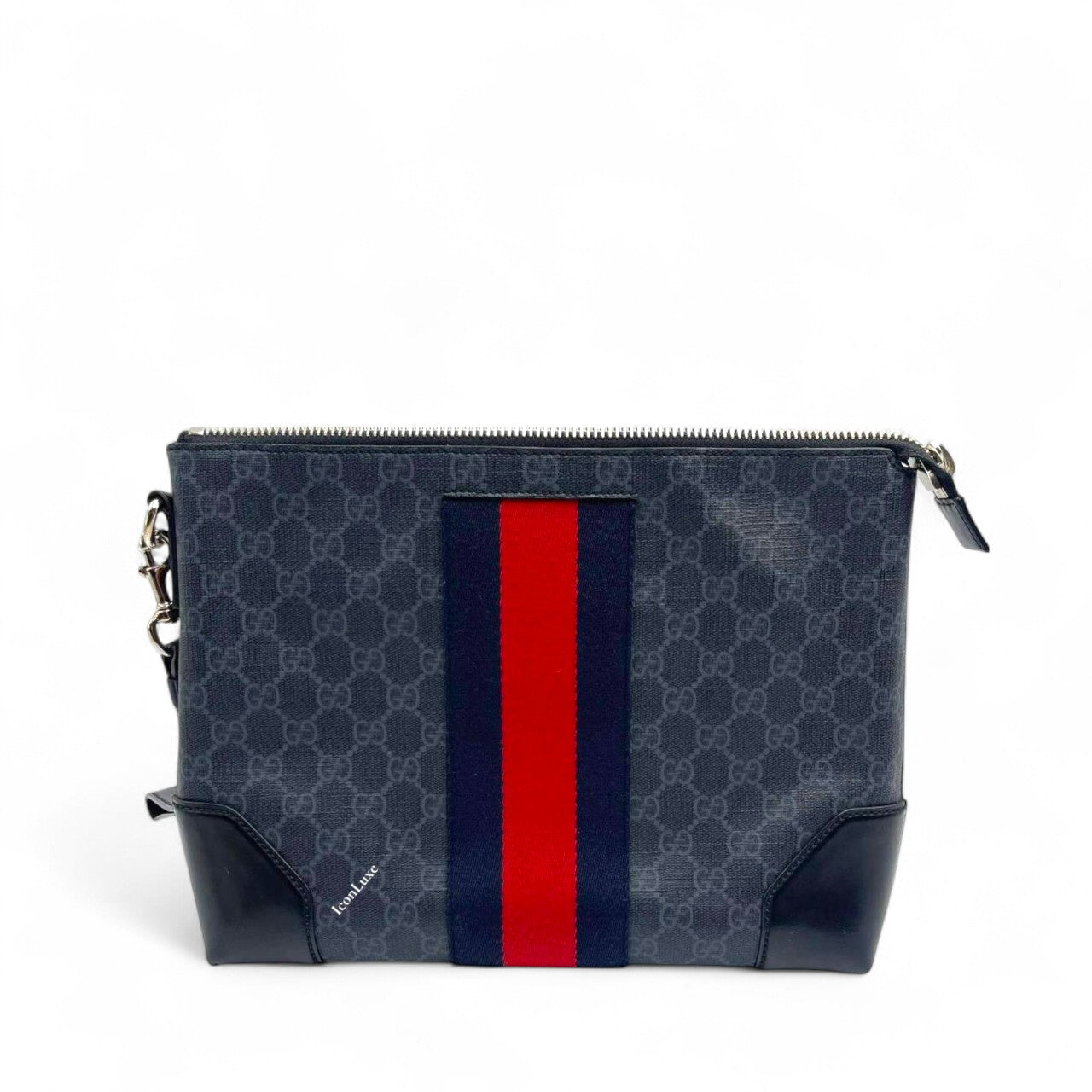 Gucci GG Supreme Pouch