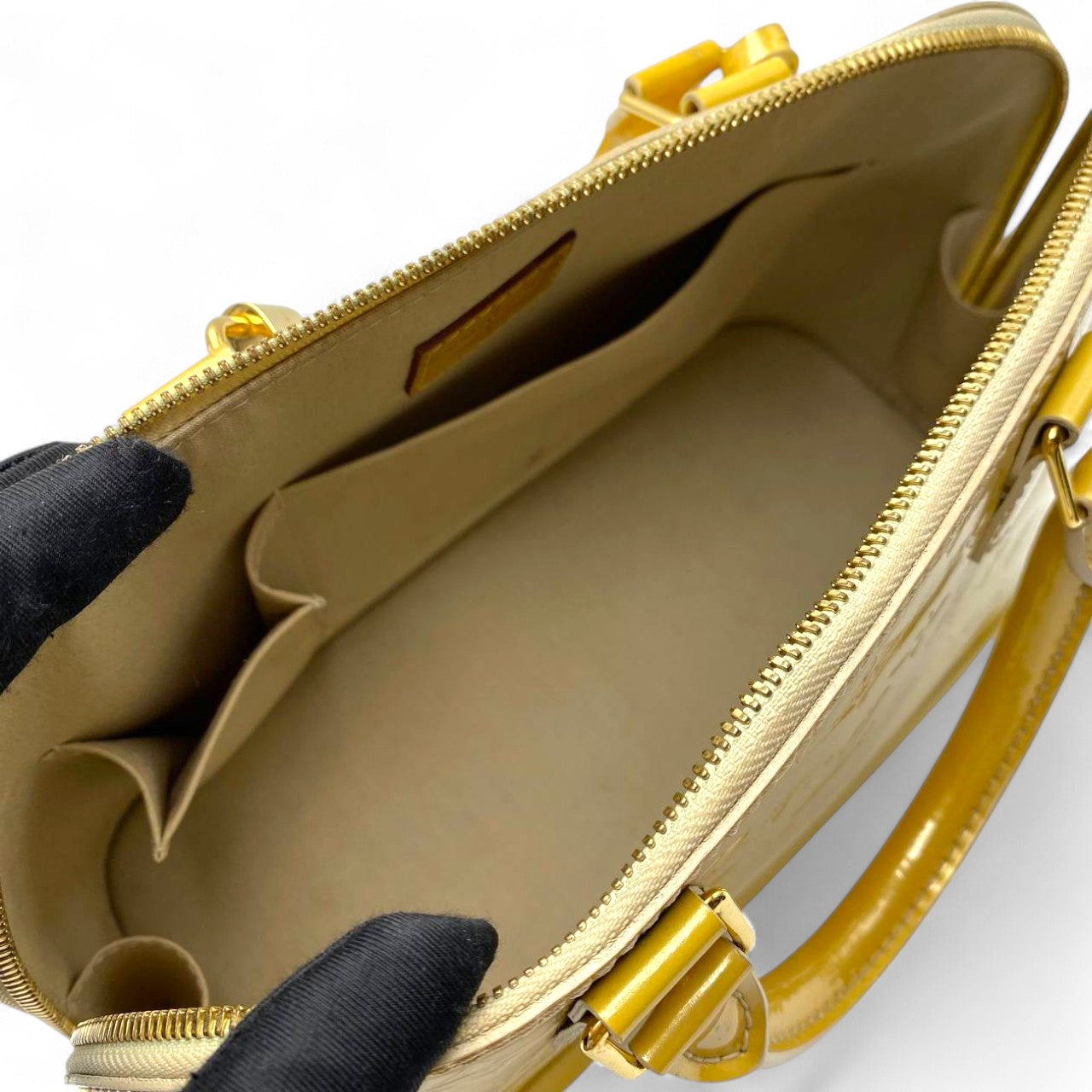 LV Alma PM Vernis