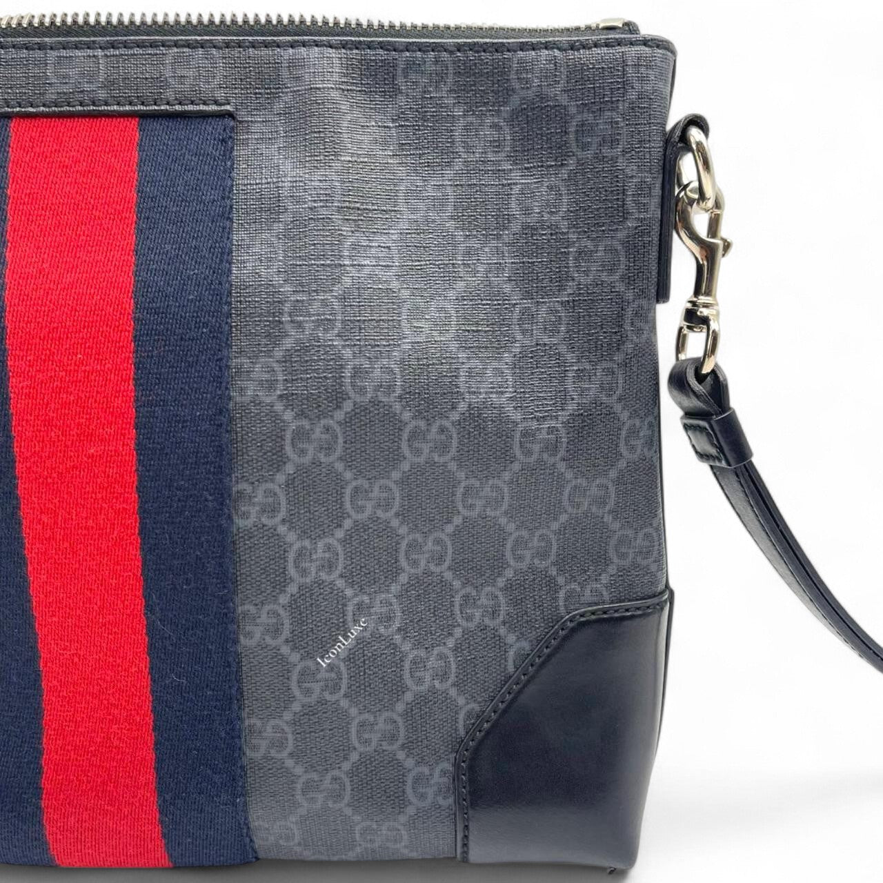 Gucci GG Supreme Pouch