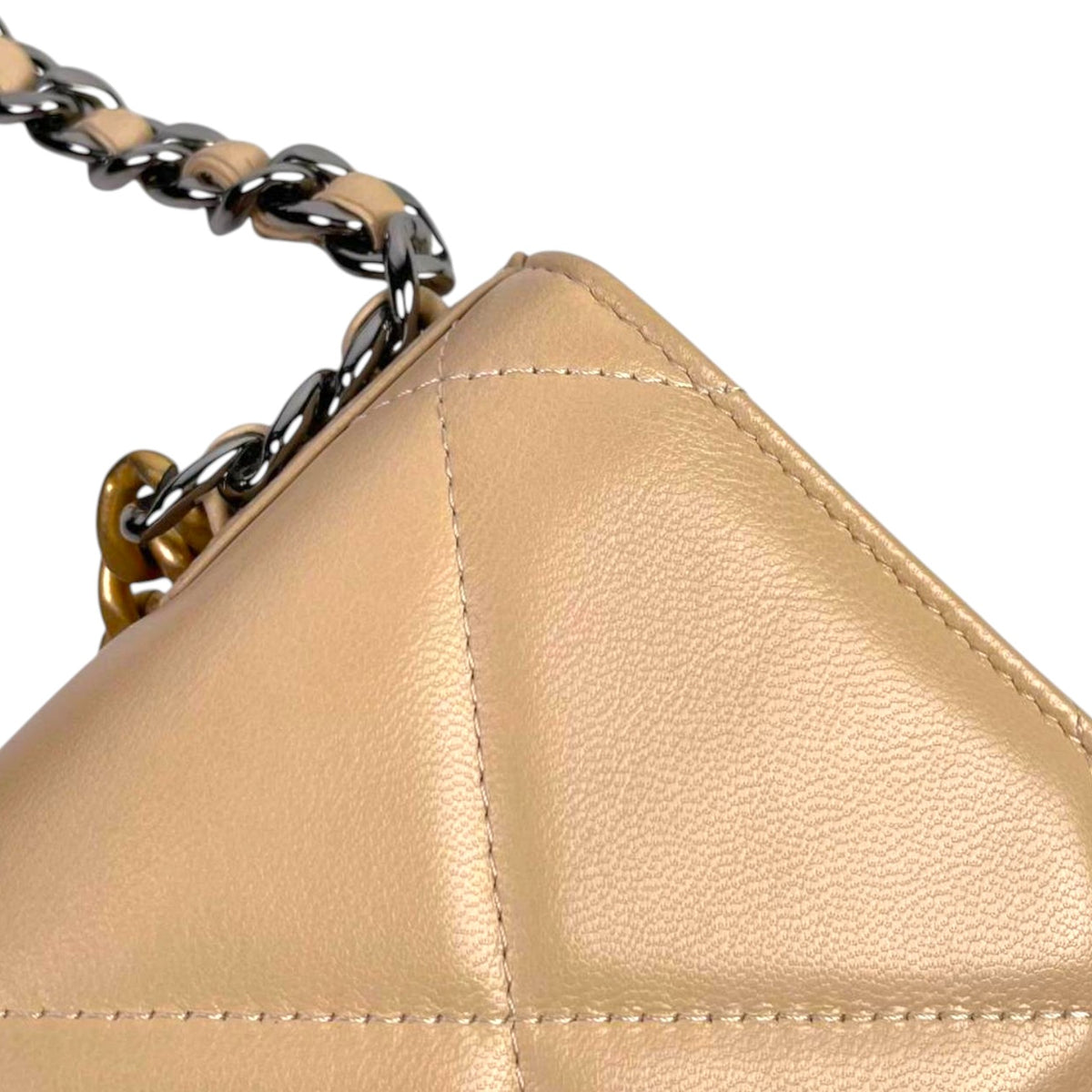 Chanel 19 Wallet on Chain (WOC)