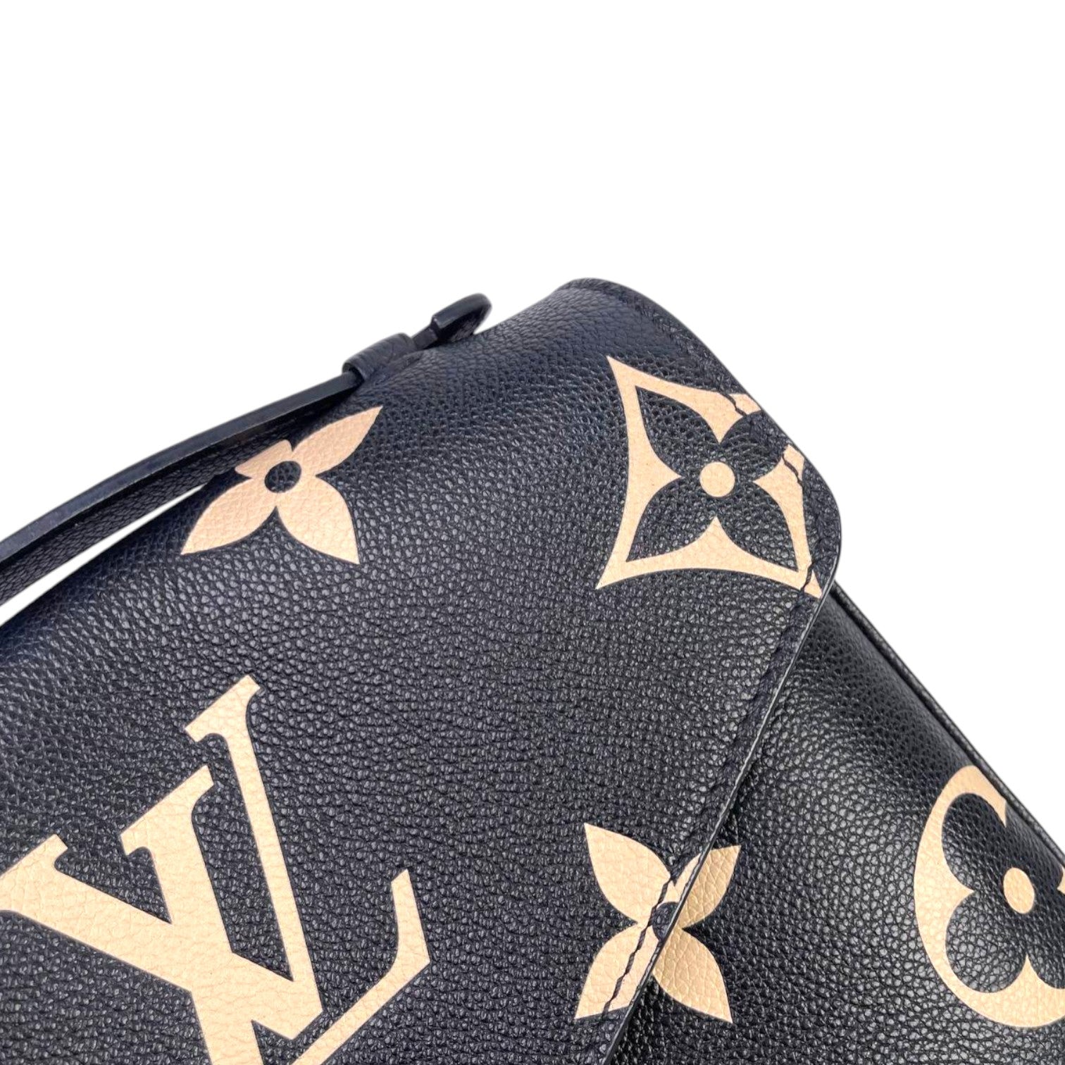 LV Metis Pochette leather black