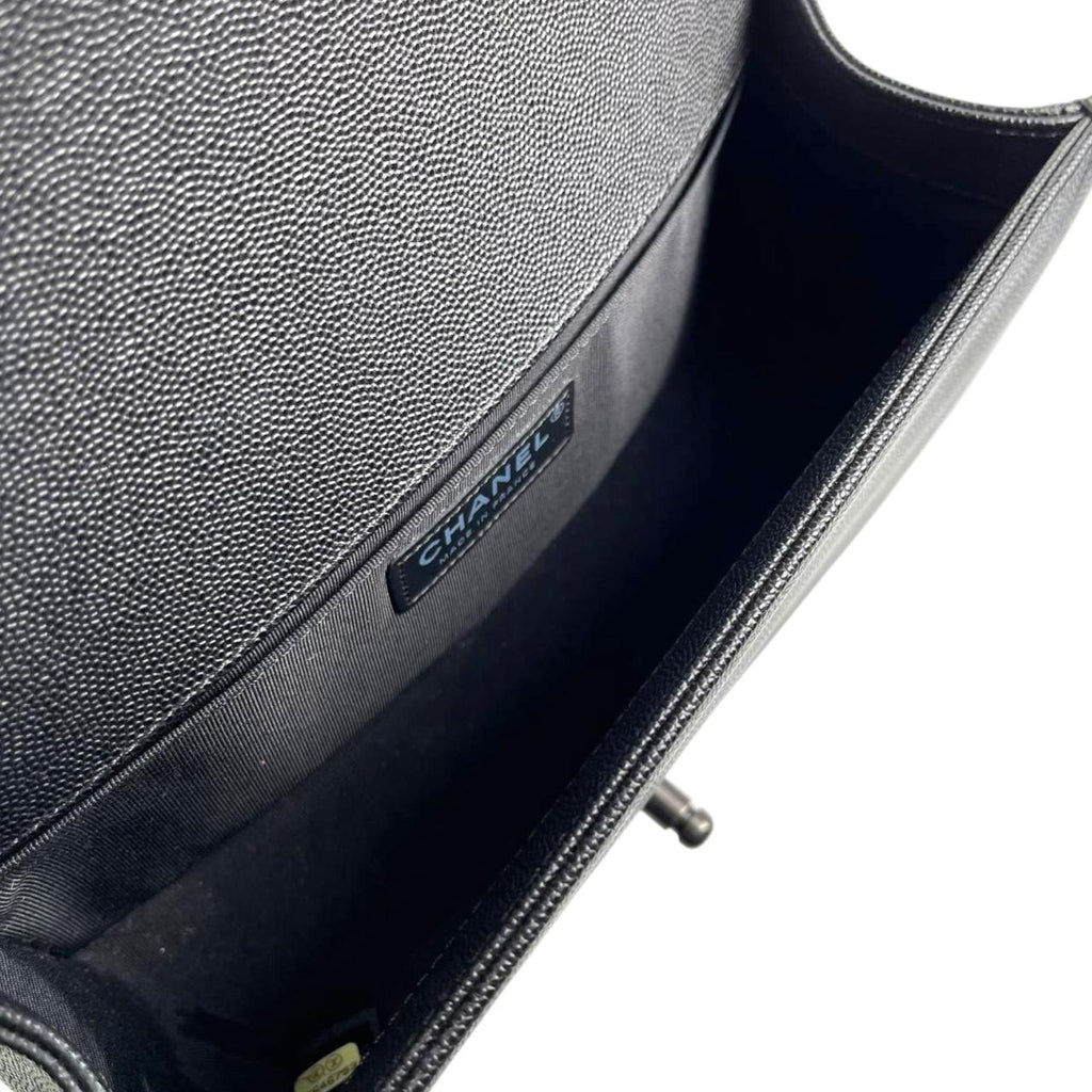 Chanel Le Boy Medium SHW Caviar