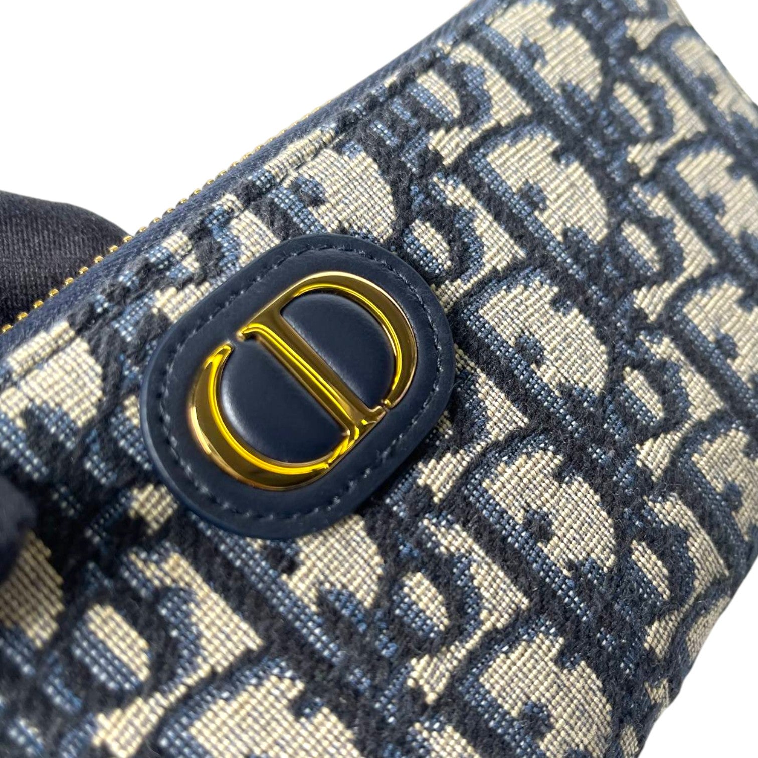 Dior 30 Montaigne Voyageur Slim Wallet