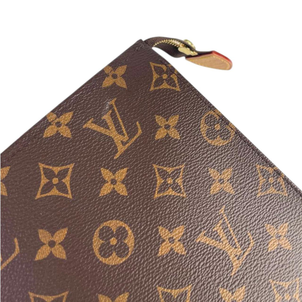 LV Pochette Voyage