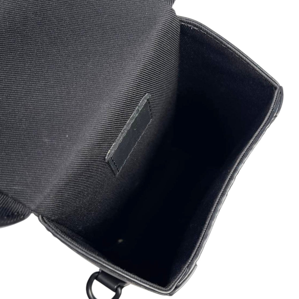 LV S-Lock Vertical Wearable Wallet