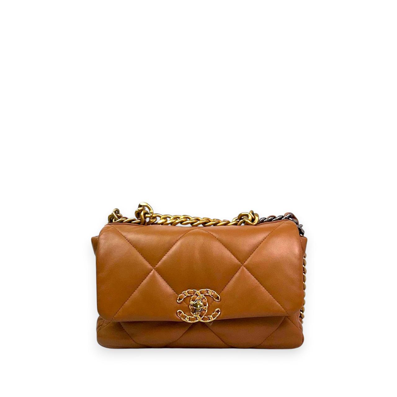 Chanel 19