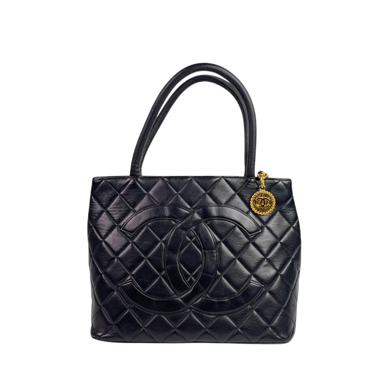 Chanel Vintage Medallion – Icon Luxe