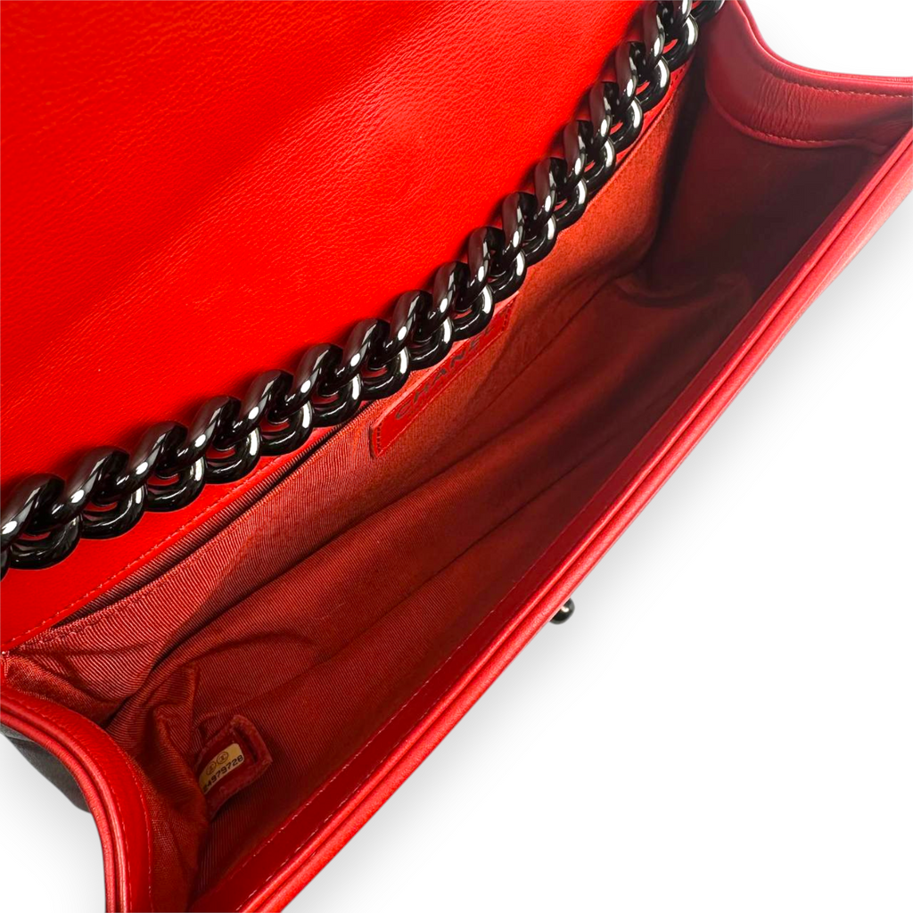 Chanel Le Boy Red
