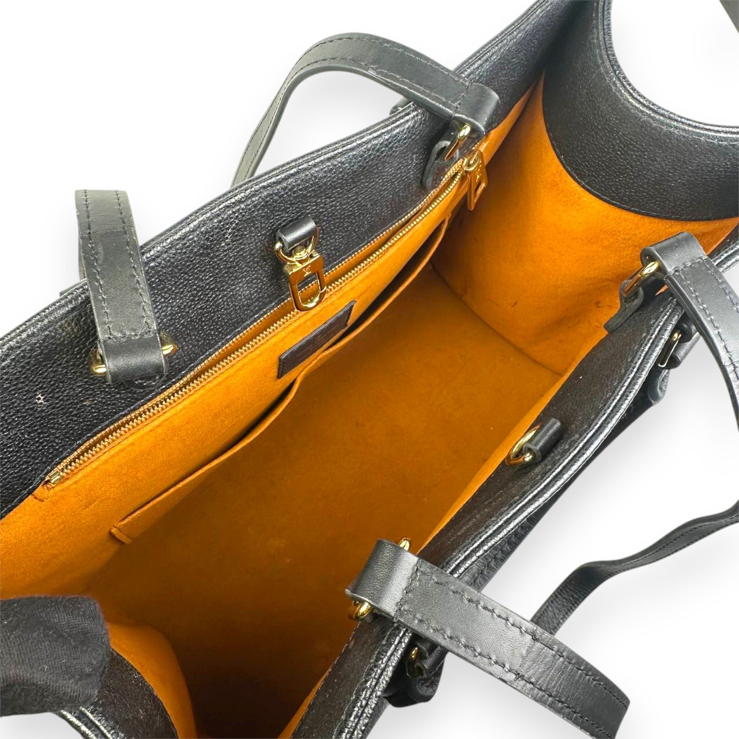 LV On The Go MM Empreinte Black