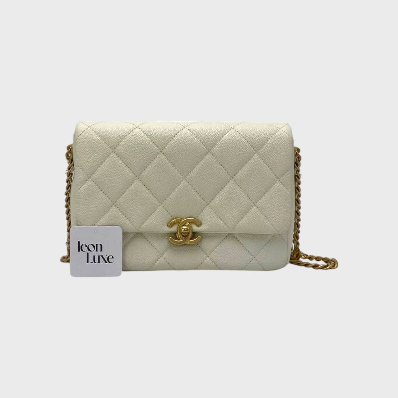 Chanel 22P Flap White